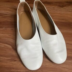Everlane “The Day Glove” White / Pale Blue Leather Women’s Flats
